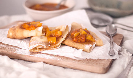 Mandľové palacinky s broskyňami a amarettom