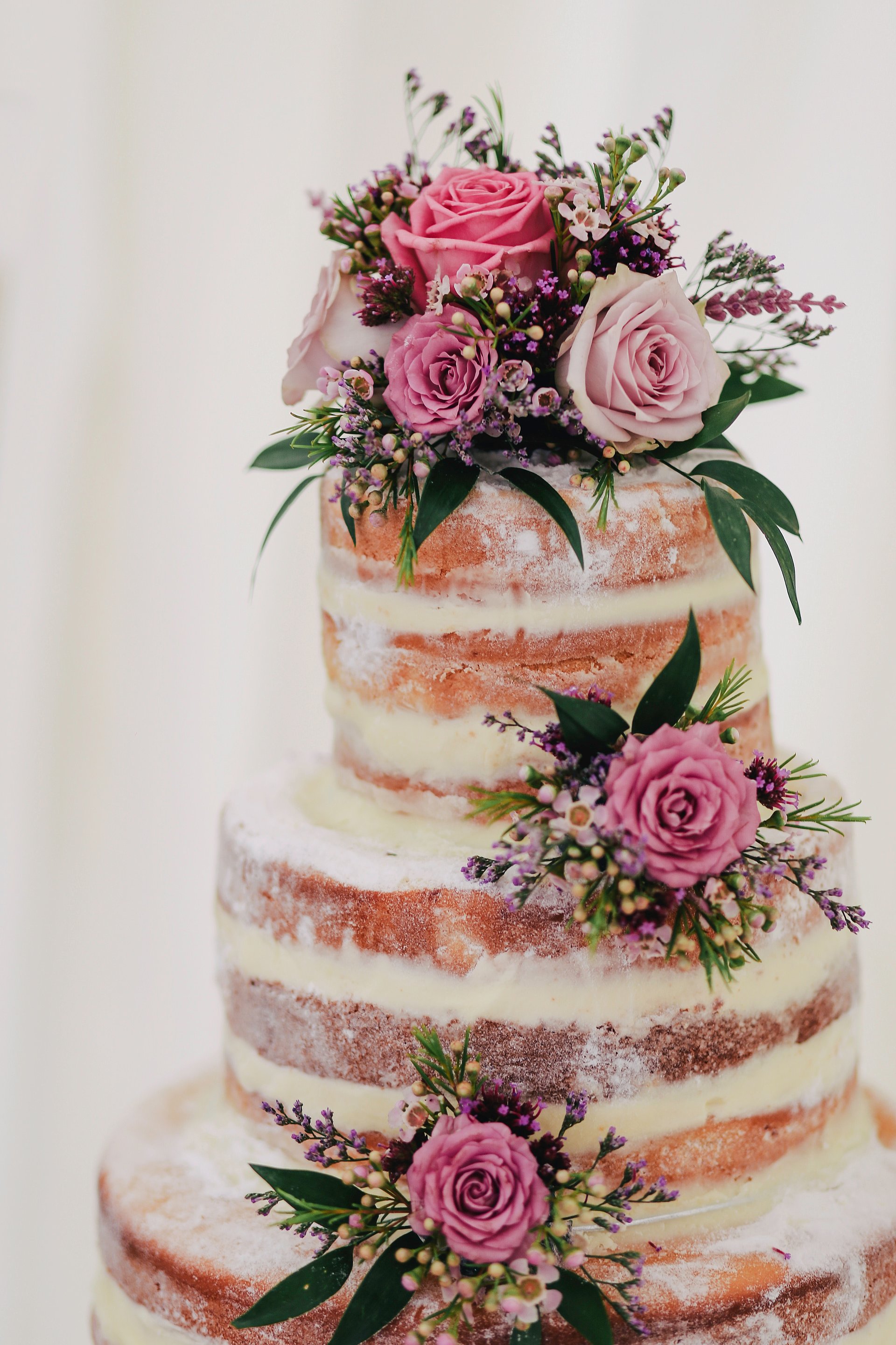 Vete aké svadobné torty sú trendy?