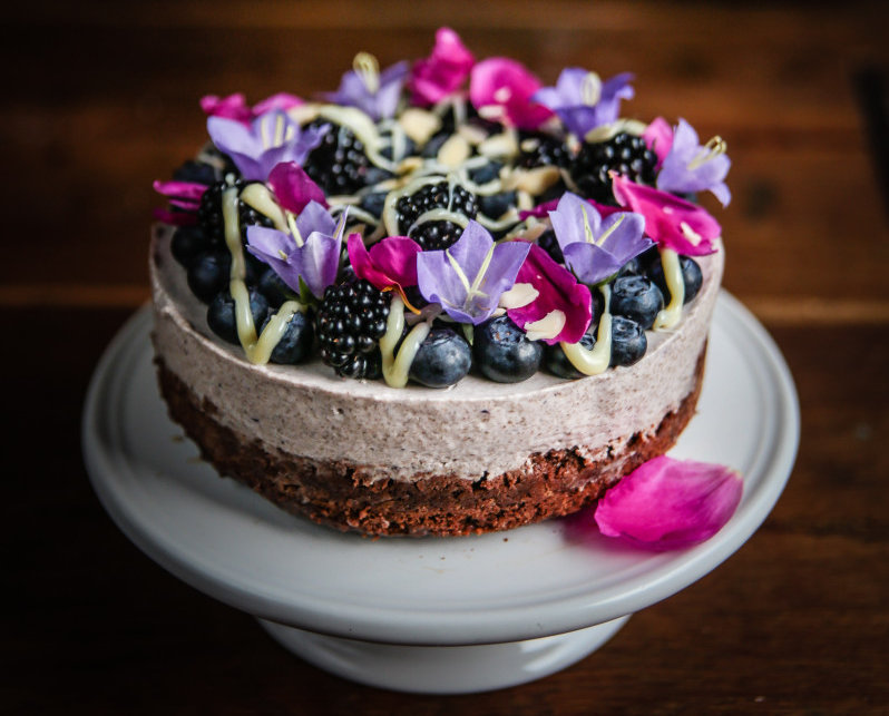 Čučoriedková brownies torta