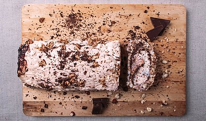 Snehovo-oriešková roláda (recept Sladkej babky)