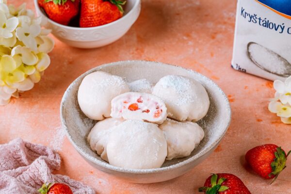 Jahodová mochi zmrzlina